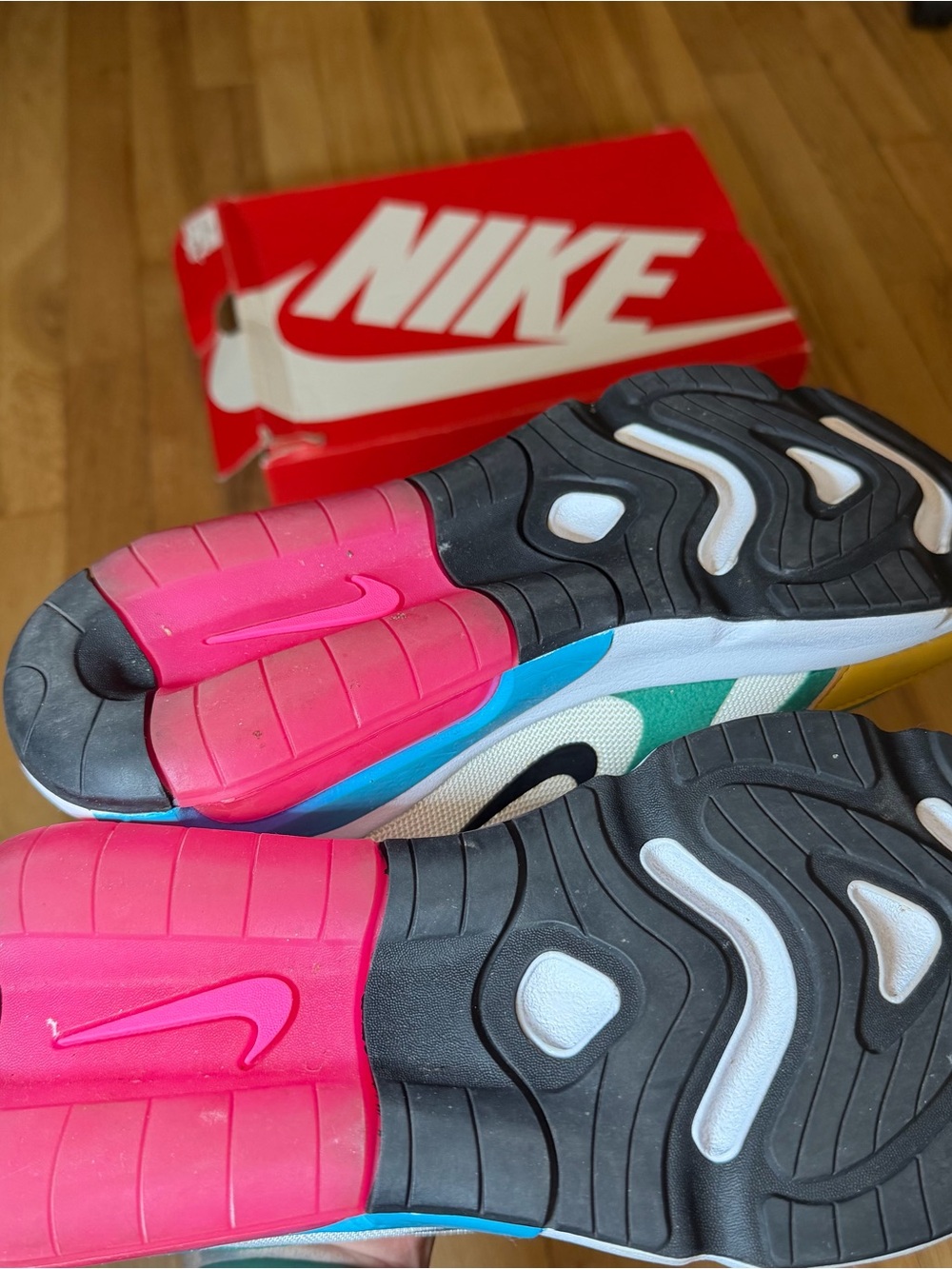 Nike Air Max 200
Mystic Green (Women's) - Picture 5 of 6